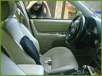 Neighborhood Locksmith Services Denver, CO 303-699-5879 - 20-keys-locked-in-car
